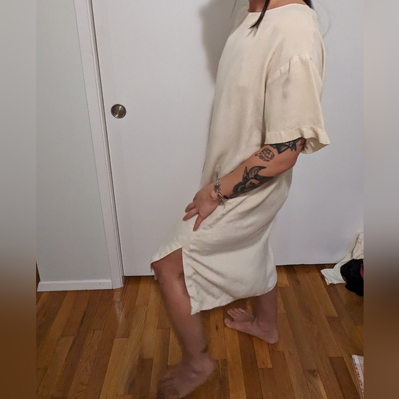 Aritzia Babaton 100% Silk Minimalist Crew Neck Midi Dress Slit Cream Medium Mode - Picture 3 of 7